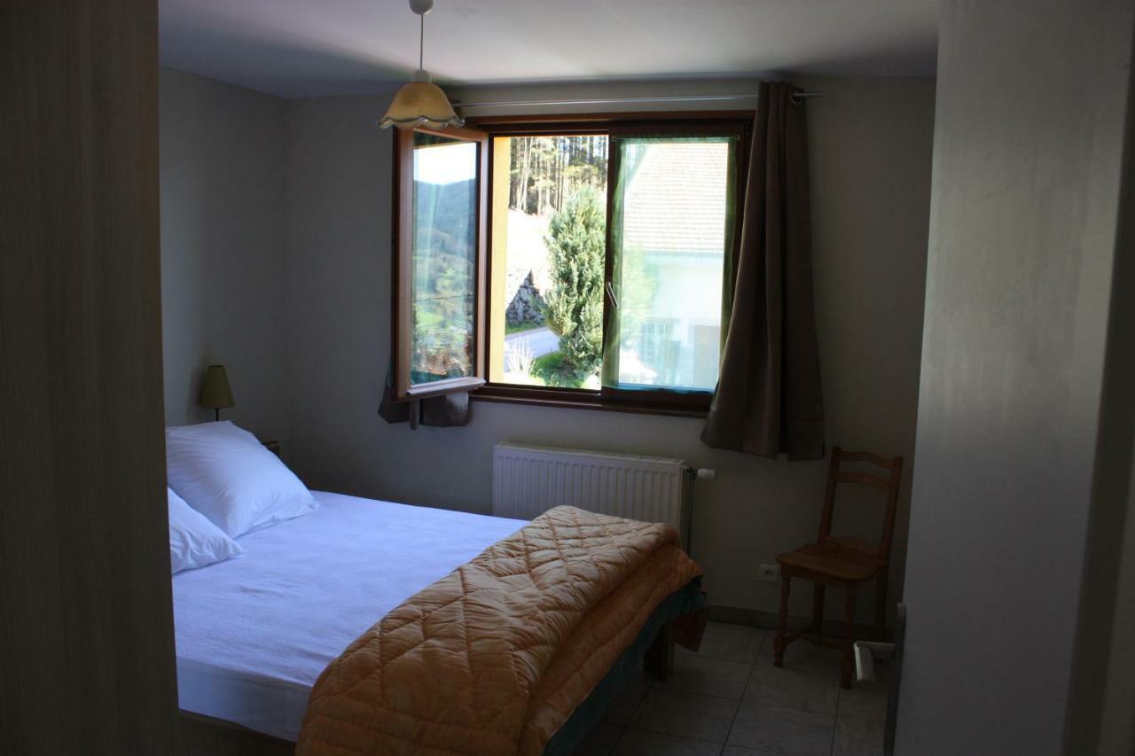 La Maison Jaune Cleurie Bagian luar foto