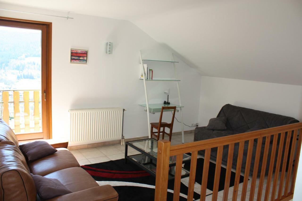 La Maison Jaune Cleurie Bagian luar foto